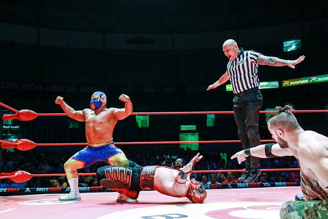 Lucha Libre Tour: guide by professional lucha libre wrestler - Exceptional Guides and Personalized Experience