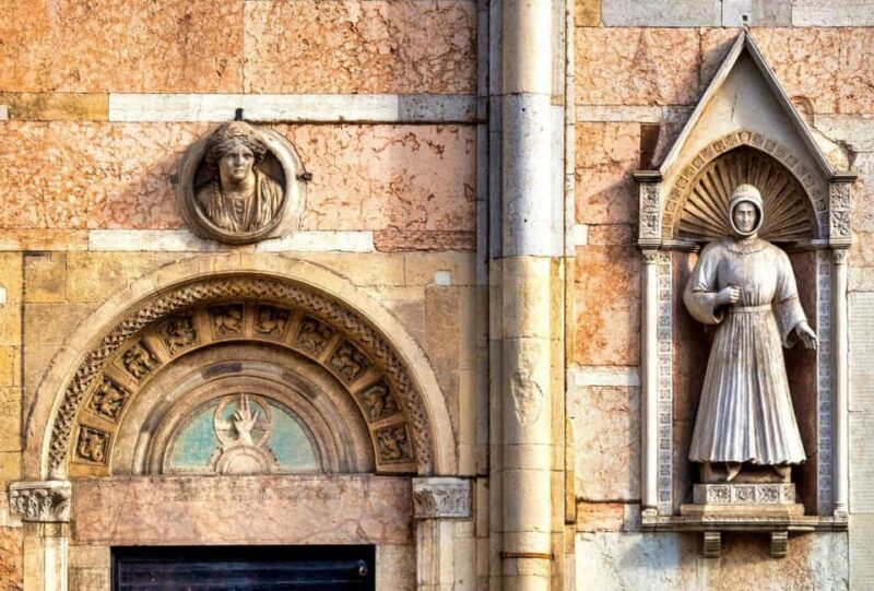 Lucrezia Borgia: Intrighi, Passioni e Potere a Ferrara - Key Points