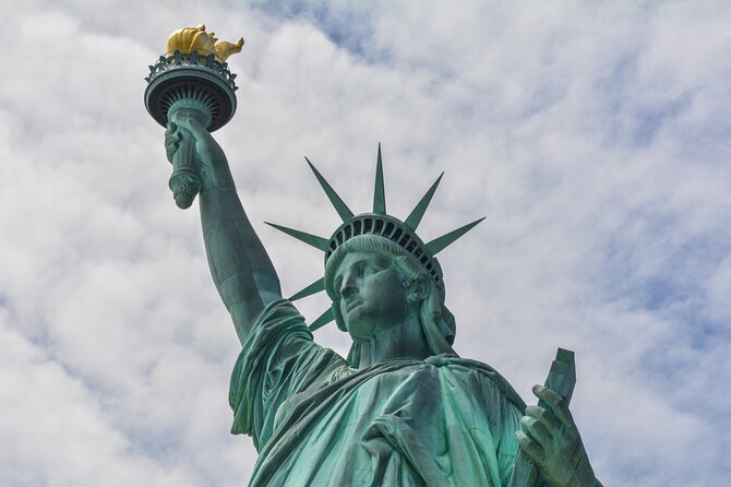 Luggage Storage in New York City - Simple Booking and Check-In Process