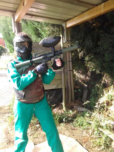 Lugo: Action Paintball Experience with Equipment & 200 Balls - Comprehensive Equipment and Full-Body Protection