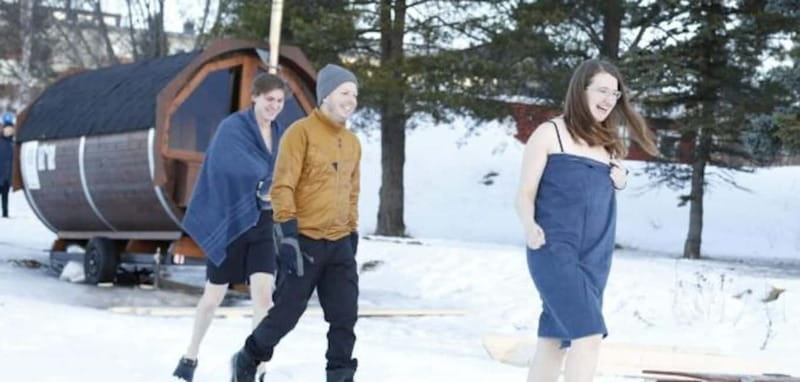 Luleå: Ice Bath Sauna Experience - Expert guidance and safety measures