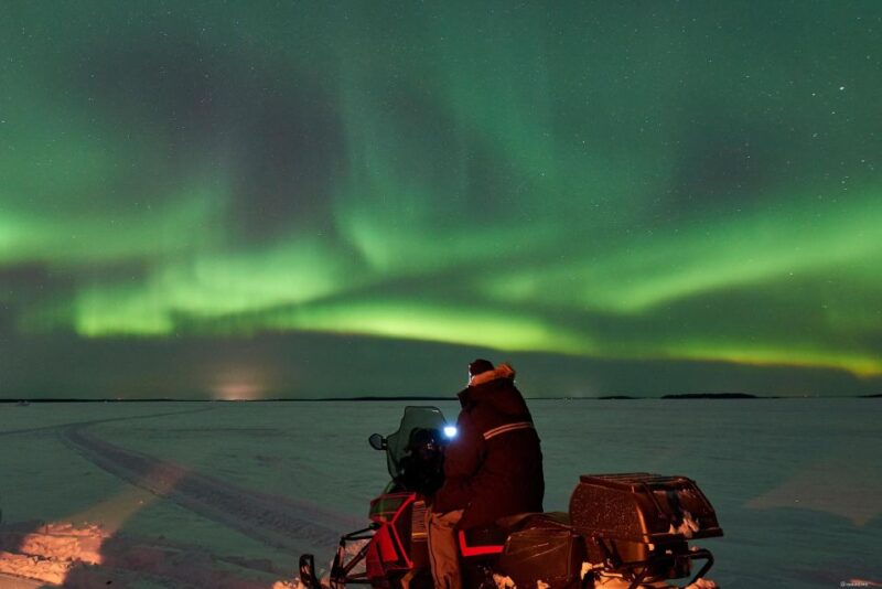 Luleå : Northern lights snowmobile tour - What’s Included in Your Snowmobile Experience