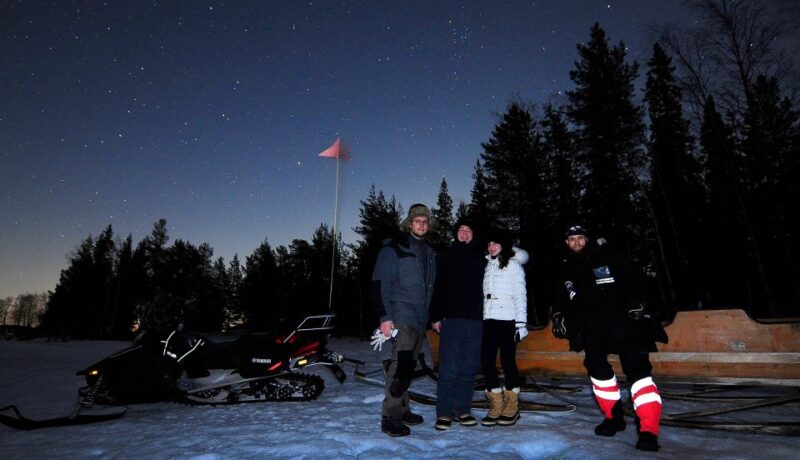 Luleå : Northern Lights Tour on a Snowmobile drawn Sled - Experience the Arctic Night on a Snowmobile-Drawn Sled in Luleå