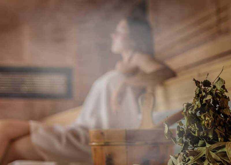 Luleå: Spa in Nature with Hot Tub & Sauna Experience - Cooling Off in the Ice Tub and Snow Rolling