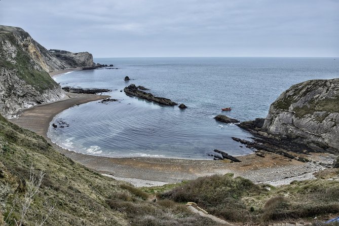 Lulworth Cove & Durdle Door Mini-Coach Tour from Bournemouth - Lulworth Cove: A Picturesque Village and Coastal Gem