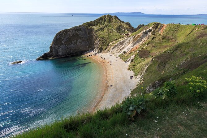 Lulworth Cove & Durdle Door Mini-Coach Tour from Bournemouth - Guide Expertise and Commentary