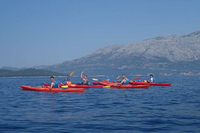 Lumbarda-Sunset Kayaking Experience with picnic: Wine and Sweets - All-Inclusive Picnic with Croatian Sweets and Wine