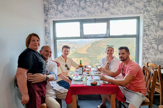 Lunch and Wine Tasting in the Douro Valley Region - Visiting Historic Vineyards and Farms