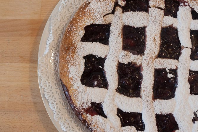 Lunch or dinner and cooking demo at a local home in Chieti - Welcome to a Personal Italian Dining Experience