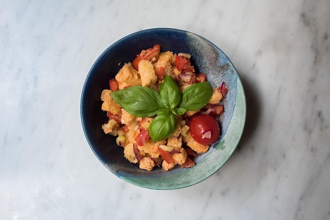 Lunch or dinner and cooking demo at a local home in Viareggio - The 4-Course Meal and Beverages