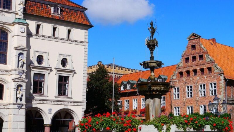 Lüneburg Private Guided Walking Tour - Key Points