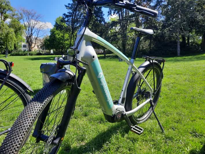 Luxembourg: City E-Bike Rental - Meeting Point and End of the Ride