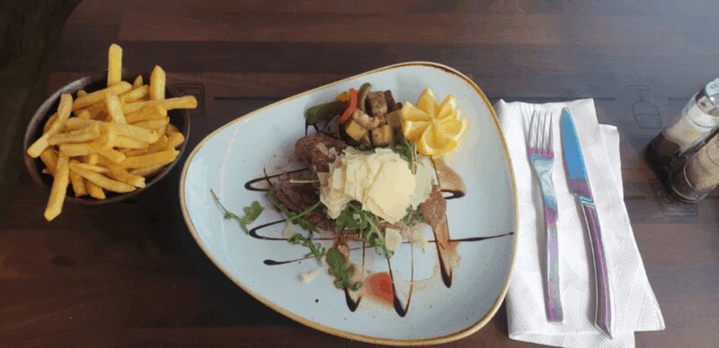 Luxembourg: Italian-Style Dinner in a Vintage Bus - Key Points