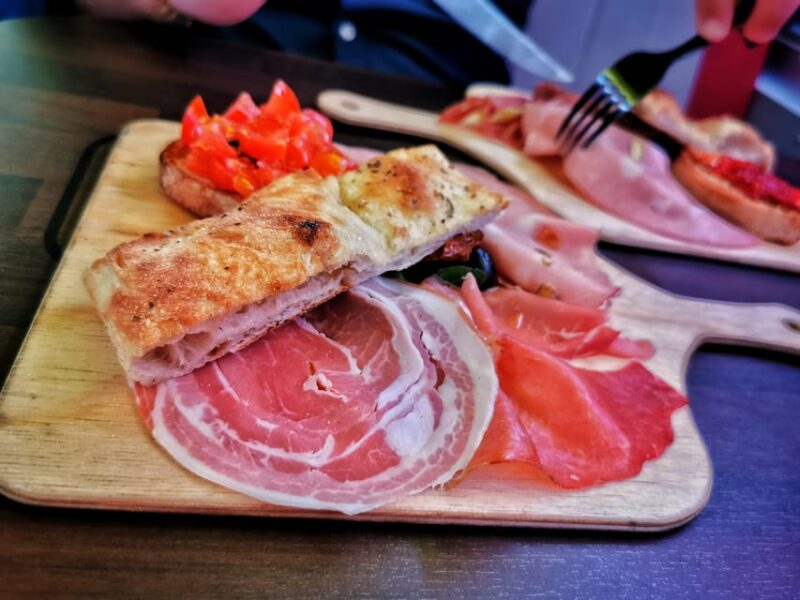 Luxembourg: Italian-Style Dinner in a Vintage Bus - Moving from Restaurant to Restaurant in Luxembourg’s Streets
