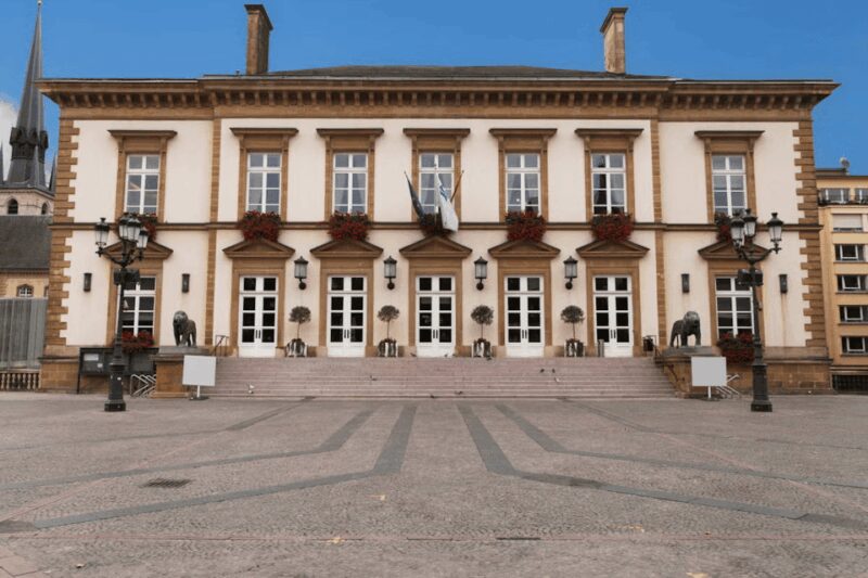 Luxembourg: Private Tour of Luxembourg - Panoramic Views from the Monument of Remembrance