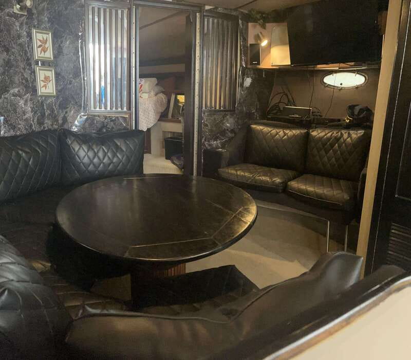 Luxurious 40ft Yacht Charter - The Luxurious 40ft Yacht Charter: A Flexible and Affordable Private Experience in Toronto