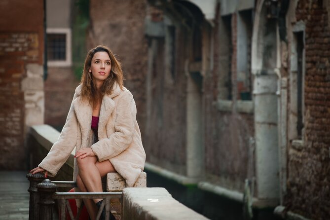 Luxurious Photoshoot in Venice - Discovering Hidden Charm Near Campo Santa Maria Formosa