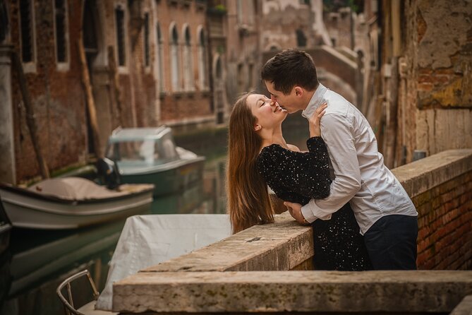 Luxurious Photoshoot in Venice - Practical Details: Meeting Point, Timing, and Accessibility