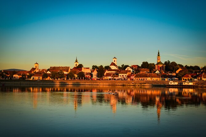 Luxurious, private day cruise with a waterlimousine to Szentendre - Optional visits to Szentendre during the three-hour tour