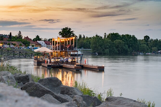 Luxurious, private day cruise with a waterlimousine to Szentendre - The cruise route under Budapest’s most famous bridge