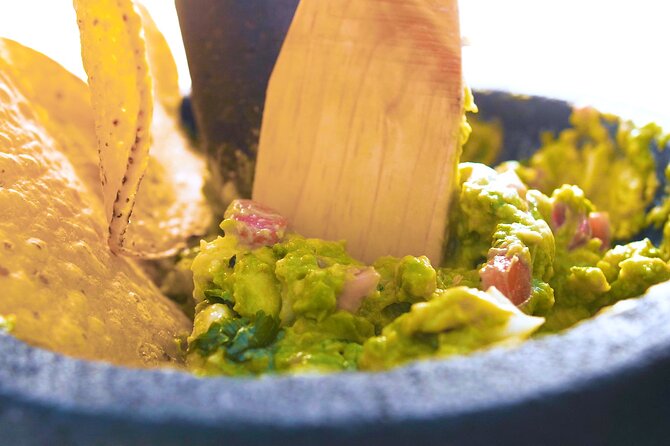 Luxury 42' Yacht Tour in Cabo for Snorkeling and Sunset - Food and Drinks: A Gourmet Touch on the Water