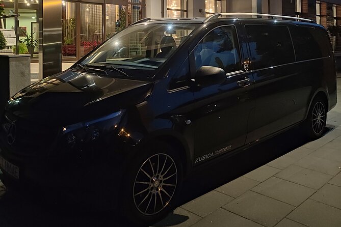 Luxury airport transfer from Lodz to Warszawa Chopin Airport - Key Points