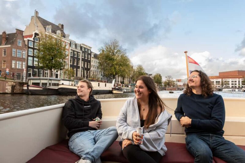 Luxury Amsterdam Canal Cruise  Drinks & Live Captain Guide - Accessibility and Practical Tips