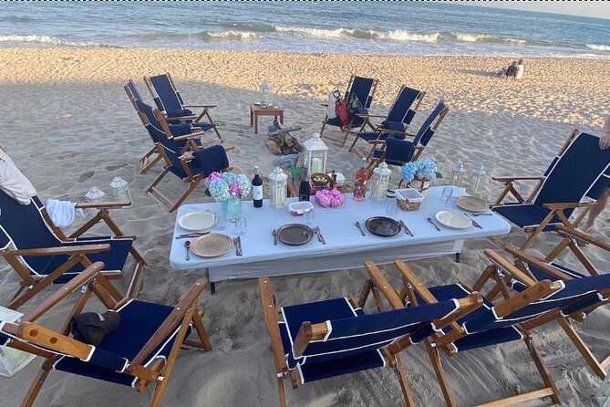 Luxury Beach Bonfire and Picnic Dinner at Town Line Beach - Luxurious Beach Bonfire with a Gourmet Picnic at Town Line Beach in Montauk