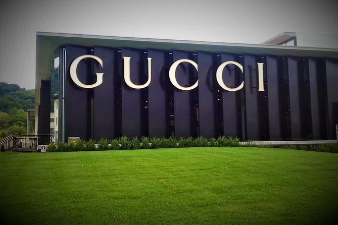 Luxury Chauffeur Service THE MALL from Florence to Reggello - Convenient Pickup and Luxury Transport in Florence