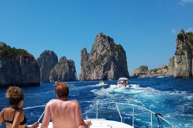 Luxury cruise from Salerno along the Amalfi Coast - The Experience with the Crew and Guides