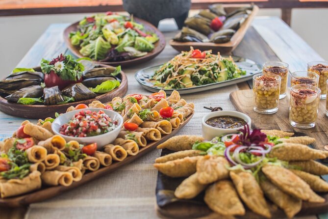 Luxury Cruise with Dinner and Music in Los Cabos - Key Points