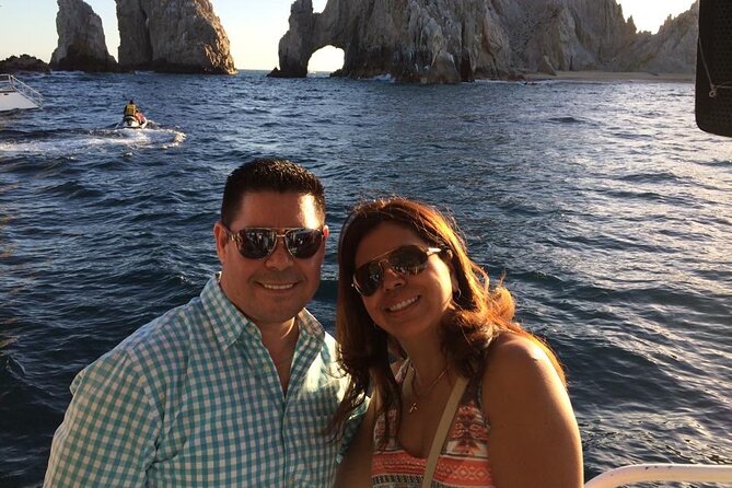 Luxury Cruise with Dinner and Music in Los Cabos - The Crew and Service Quality