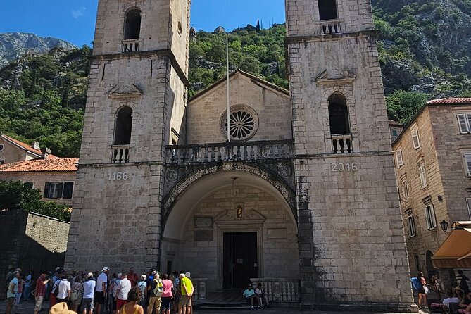 Luxury Day tour to Montenegro - Comfortable, Luxurious Vehicles and Expert Guides