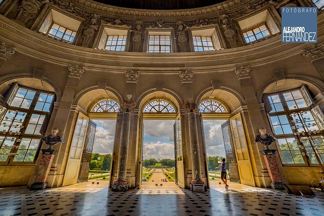 Luxury Evening Dining Experience at Chateau de Vaux-le-Vicomte - Exploring Château de Vaux-le-Vicomte’s Historic Interior