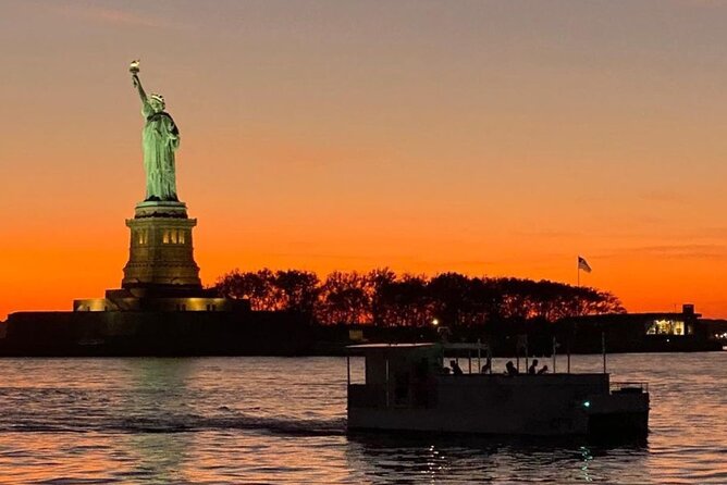Luxury Hot Tub Boat Around NYC and Statue Private Tub up to 10 - Elevating Celebrations with a Private Hot Tub Cruise