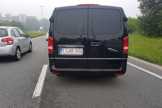 Luxury Minivan from Brussels airport to the city of Antwerp - The Comfort and Convenience of a Luxury Minivan