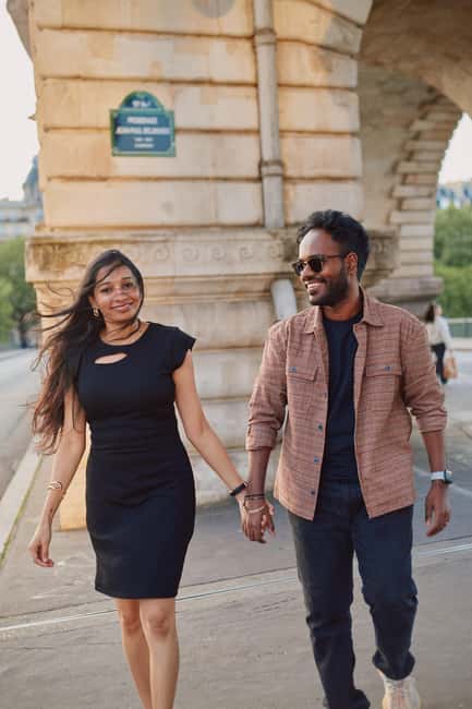 Luxury Paris Couple Photoshoot at Iconic Locations - Customizable Experience with Optional Upgrades