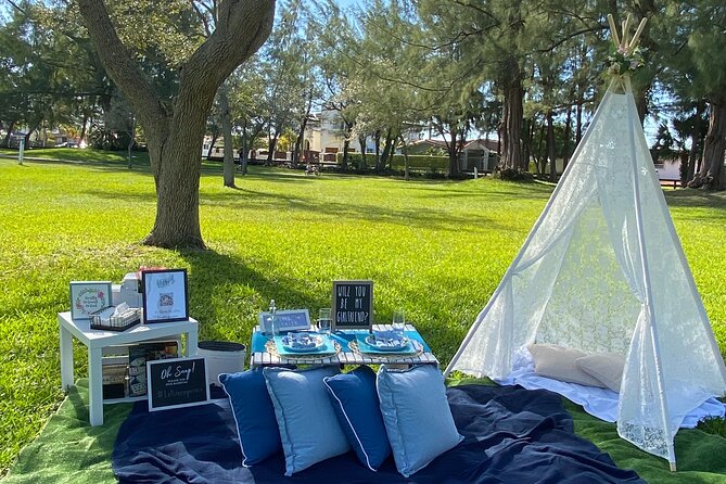 Luxury Picnic Experience at Pedrick Pond Park - An Elegant Picnic in Tallahassee’s Pedrick Pond Park