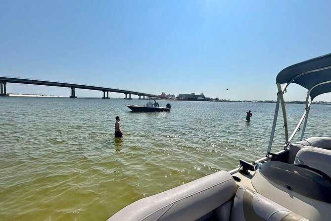 Luxury Pontoon Boat Rental - Key Points