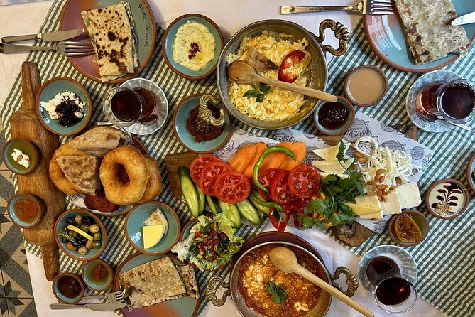 Luxury Private and Guided Istanbul Food Tour with a local guide - Key Points