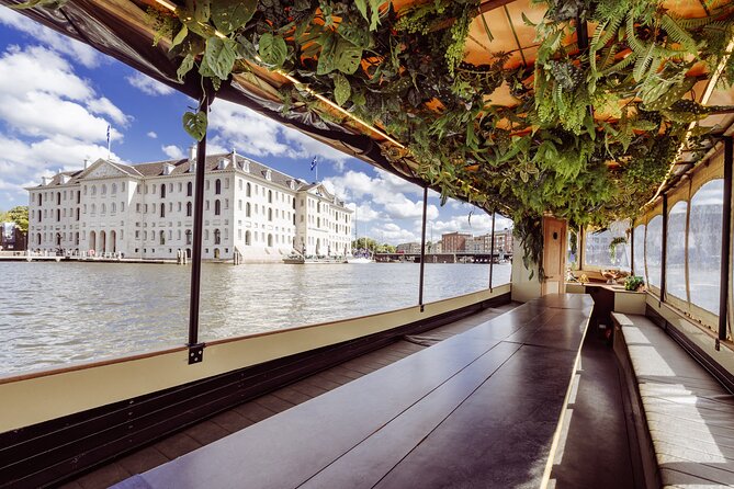 Luxury private boat Tour - The Experience of a Private Electric Boat