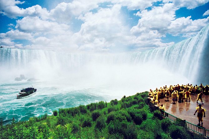 Luxury Private Tour of Niagara Falls from Toronto - Discovering Niagara-on-the-Lake’s Heritage District