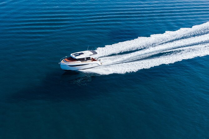 Luxury Private tour on the Kavi 9 Yacht 2025 - Discovering the Pakleni Islands’ Unique Charm