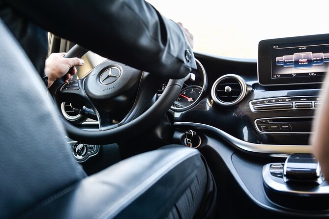 Luxury private transfer: Split Town to Split airport - Convenient, Private Luxury Transfer from Split Town to Split Airport