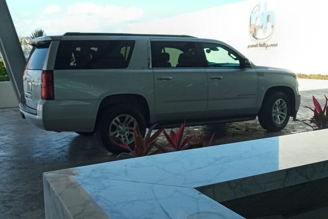 Luxury private transportation from CUN Airport to Puerto Aventuras & Akumal - Superior Service and Detailed Attention to Passenger Comfort