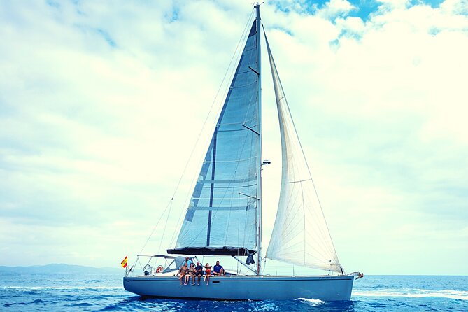 Luxury Private Yacht Sailing Tours in Barcelona - Key Points