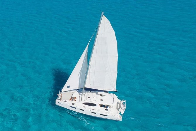 Luxury sailboat in Isla Mujeres - Explore Cancuns Coast on a Luxury Sailboat with All-Inclusive Perks