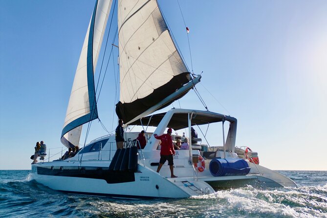 Luxury Sailing catamaran charter in Cabo San Lucas all inclusive - Gourmet Lunch and Open Bar Experience