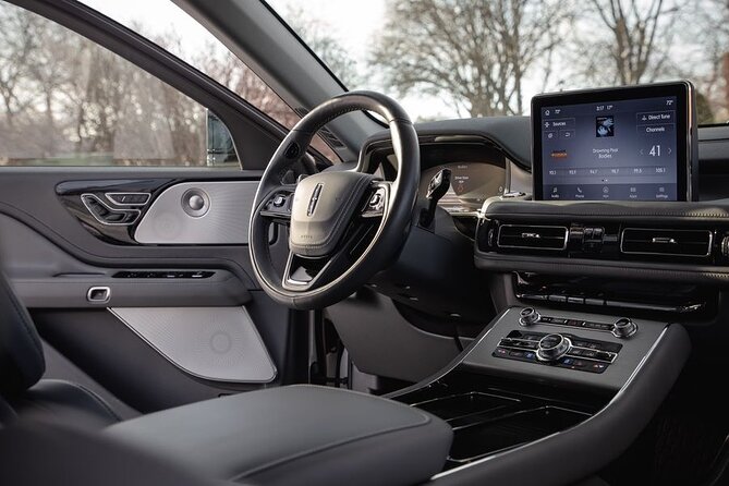 Luxury Sedan 4-Hours Sightseeing Tour in Chicago Hourly Service - Convenient Pickup and Drop-Off Locations in Chicago