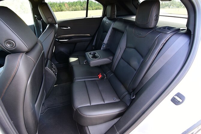 Luxury Sedan Departure from Manhattan to LaGuardia Airport LGA - Key Points